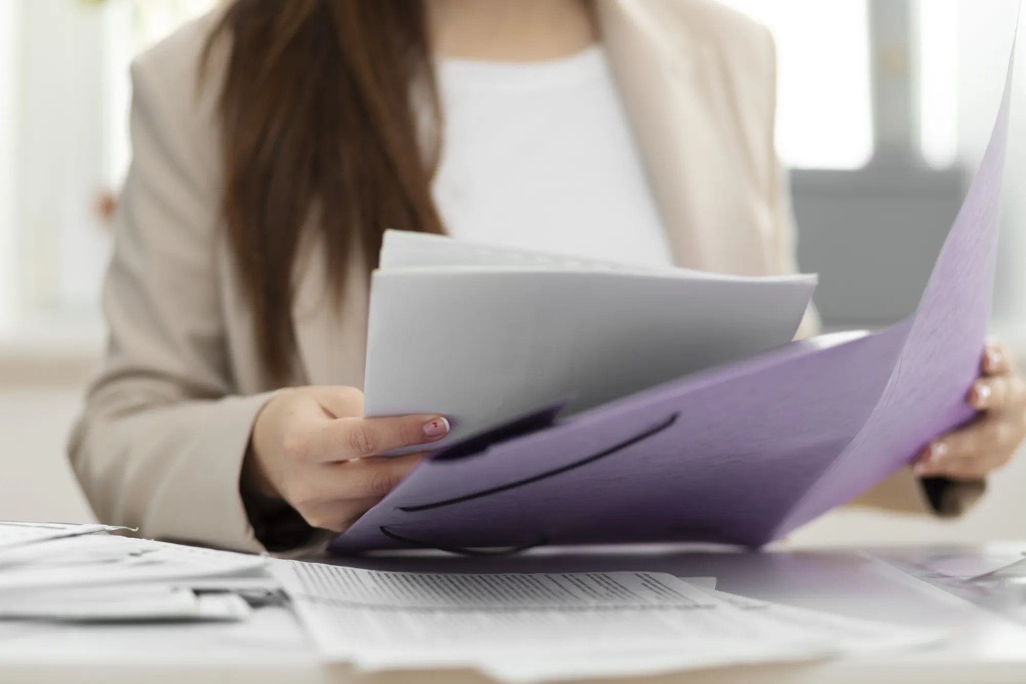 Gestion des démarches administratives pour projets d’aménagement professionnel par ECRT, simplifiant les formalités.